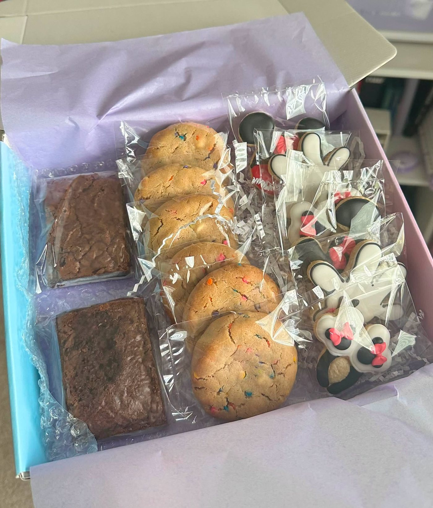 Travel agent treat box assortment