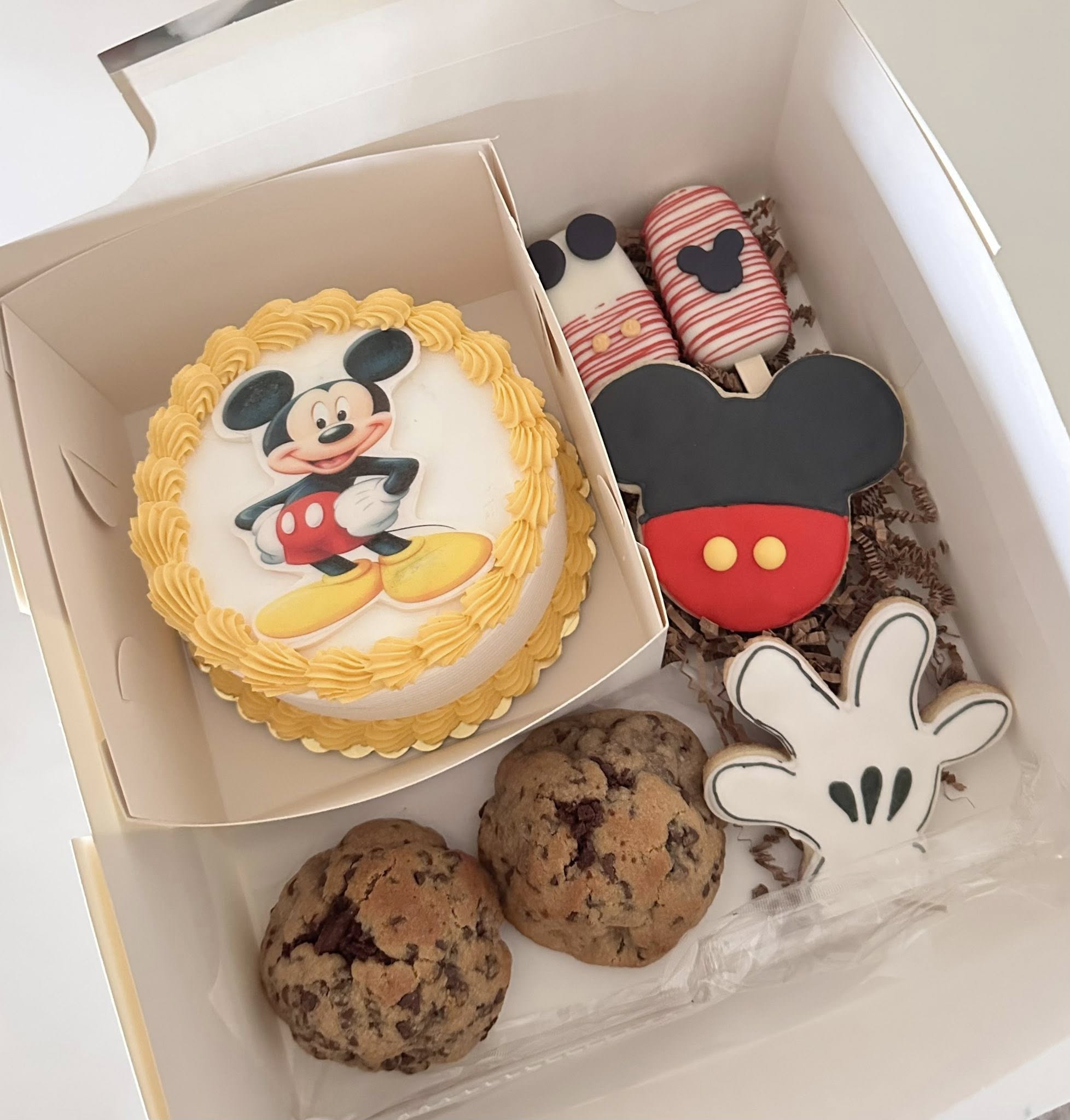 Stitch themed Bento Box with cookies