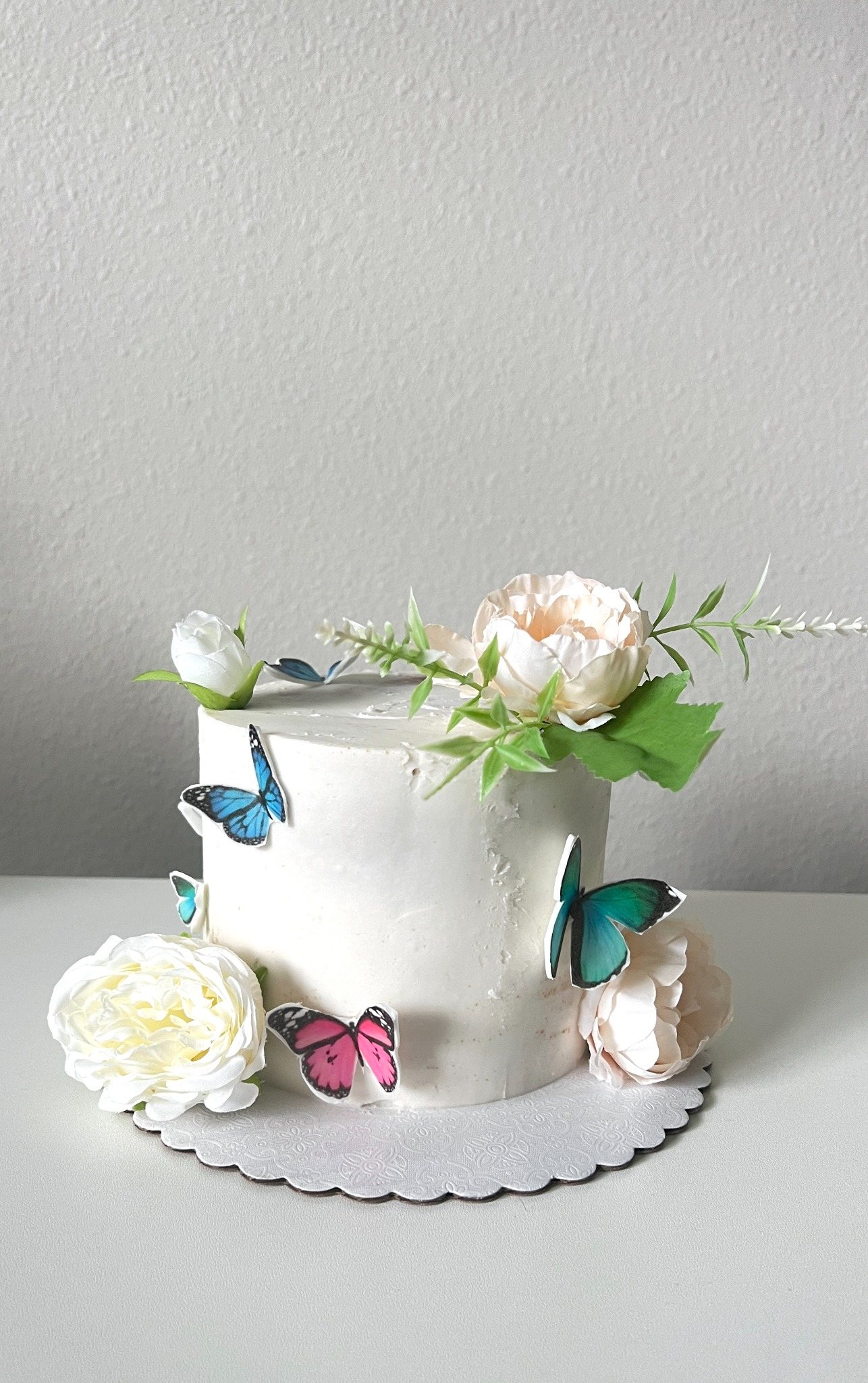 White floral butterfly cake
