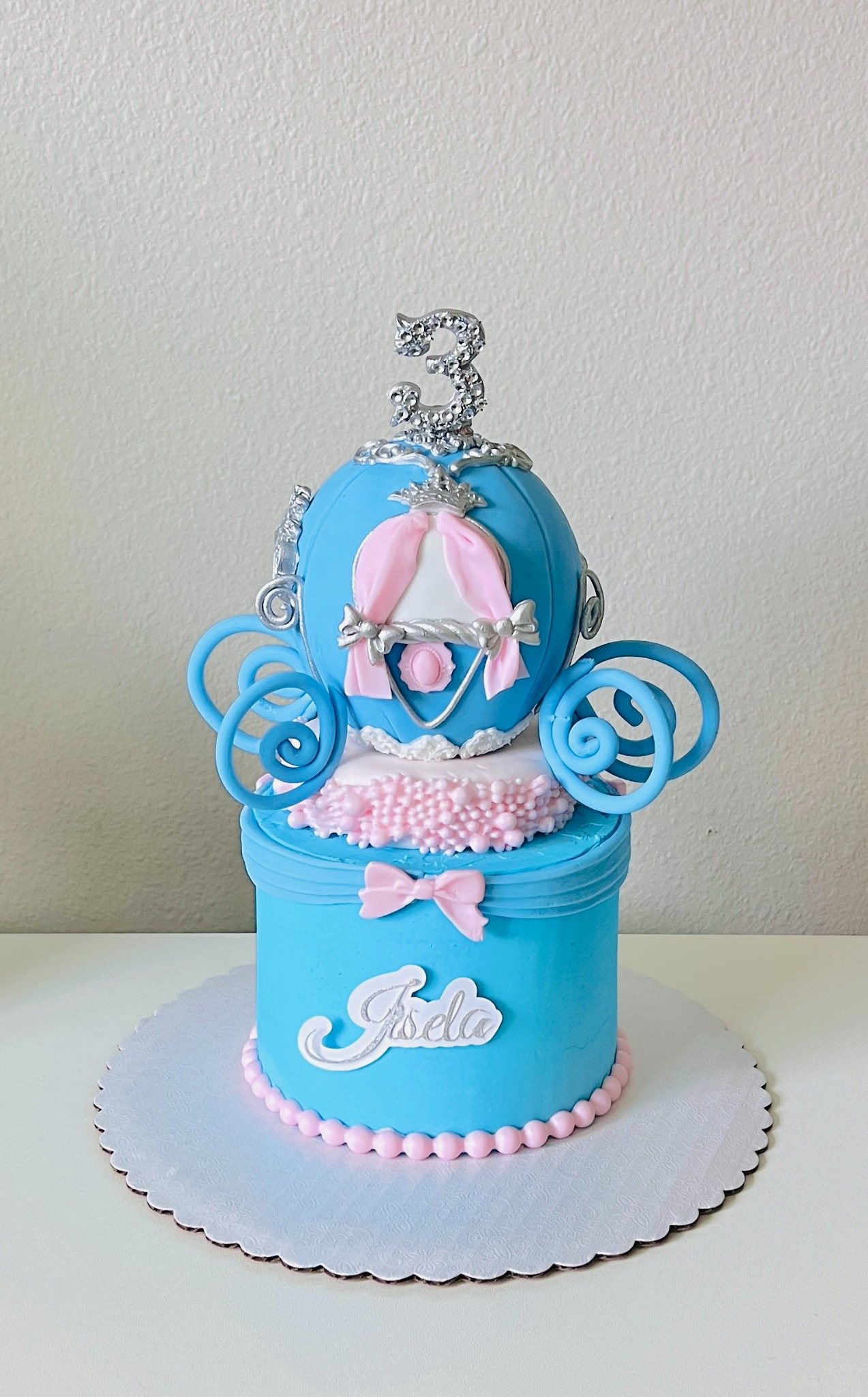 Cinderella carriage cake