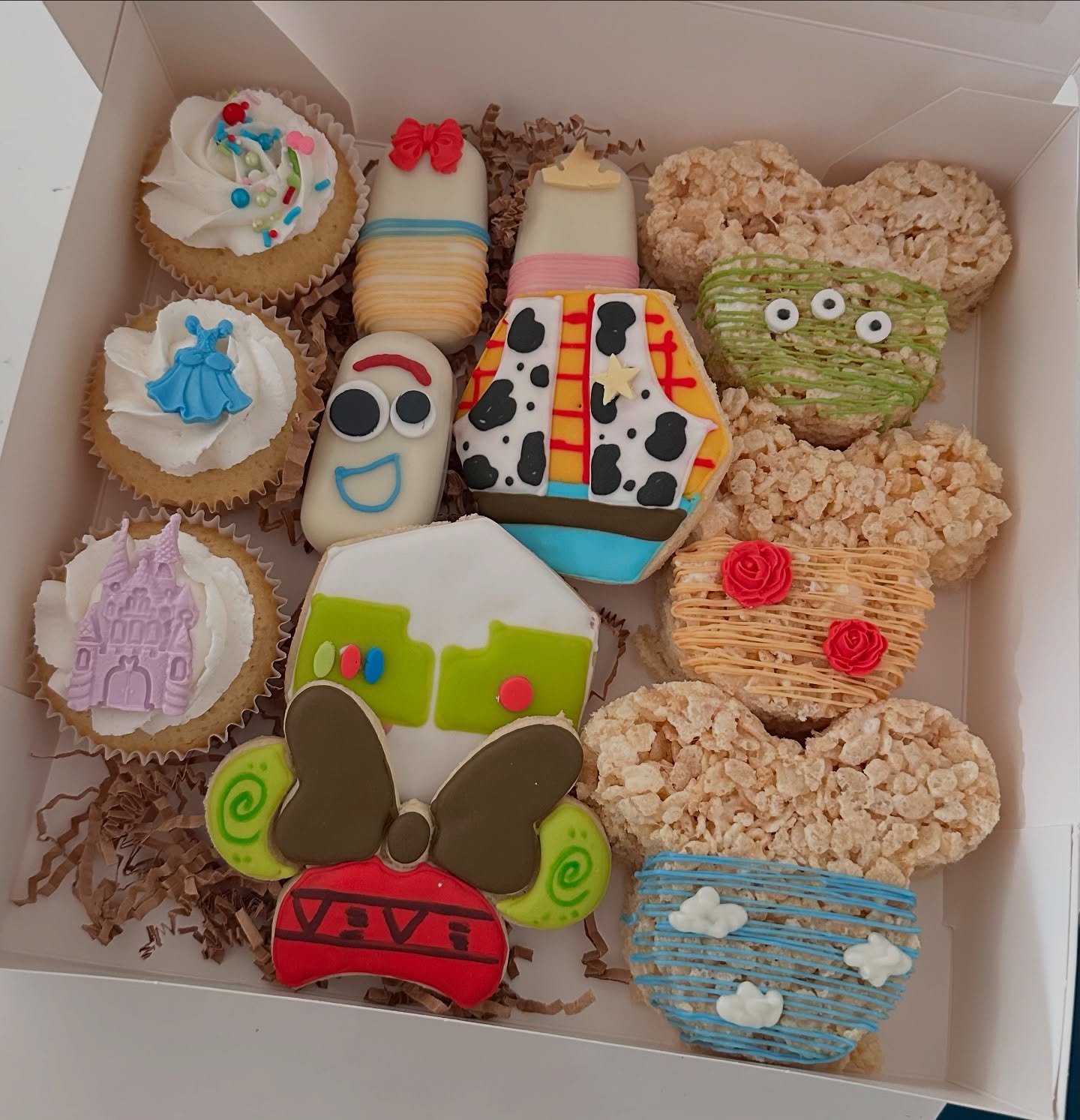 Mianas shipping treat box with assorted treats