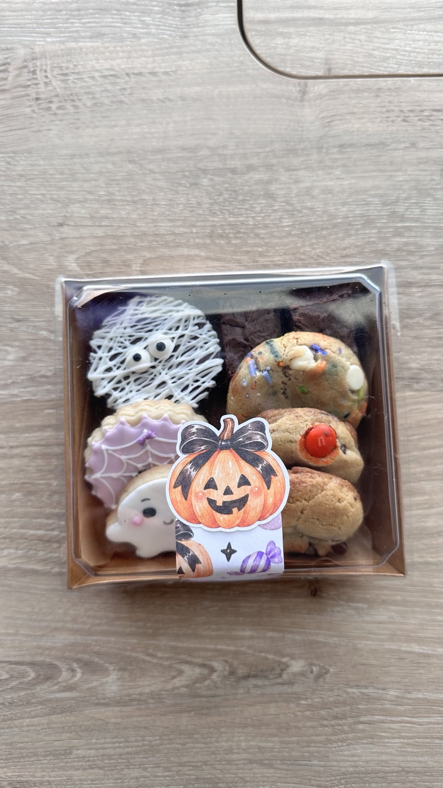 Mianas Halloween sampler box with cookies and brownies